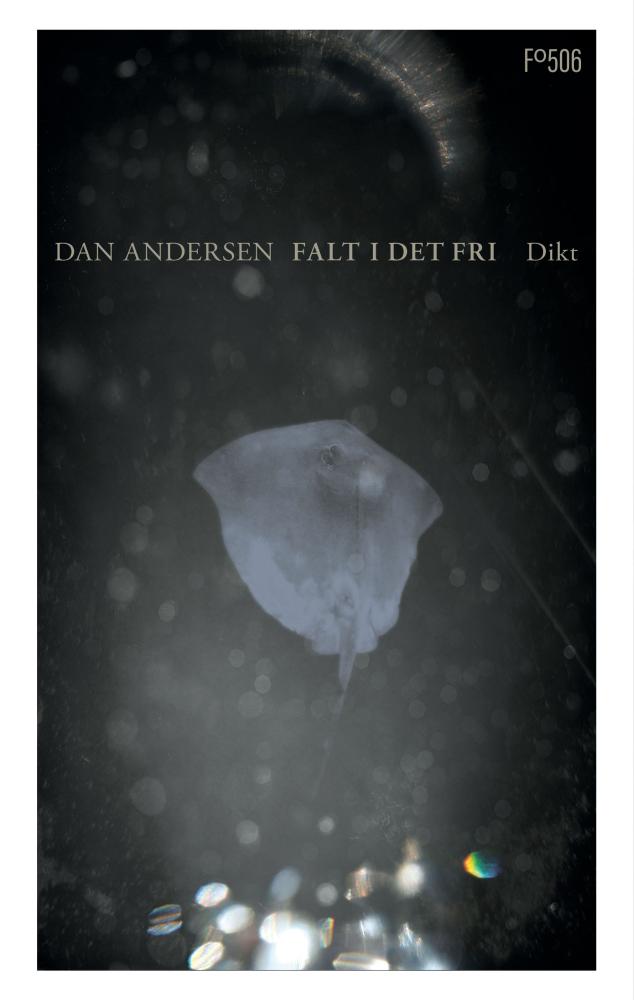 Falt i det fri : dikt