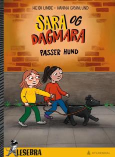 Sara og Dagmara passer hund