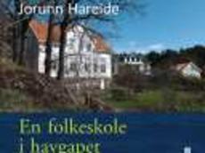 En folkeskole i havgapet : historien om skolen på Sandøya 1773-2015